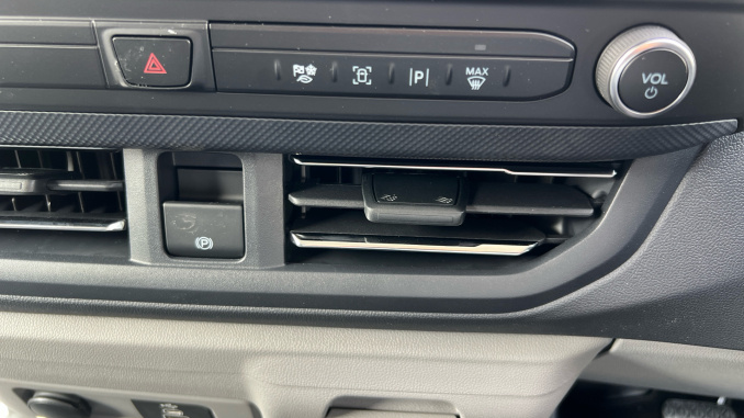 Ford Transit Custom E-320 L1 Electric Awd 100kW 71kWh H1 Van Limited Auto - Image 29